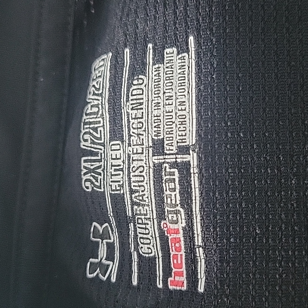 🟡253.  Under Armour Men shirt clor black and grey size 2xlarge - Picture 3 of 3